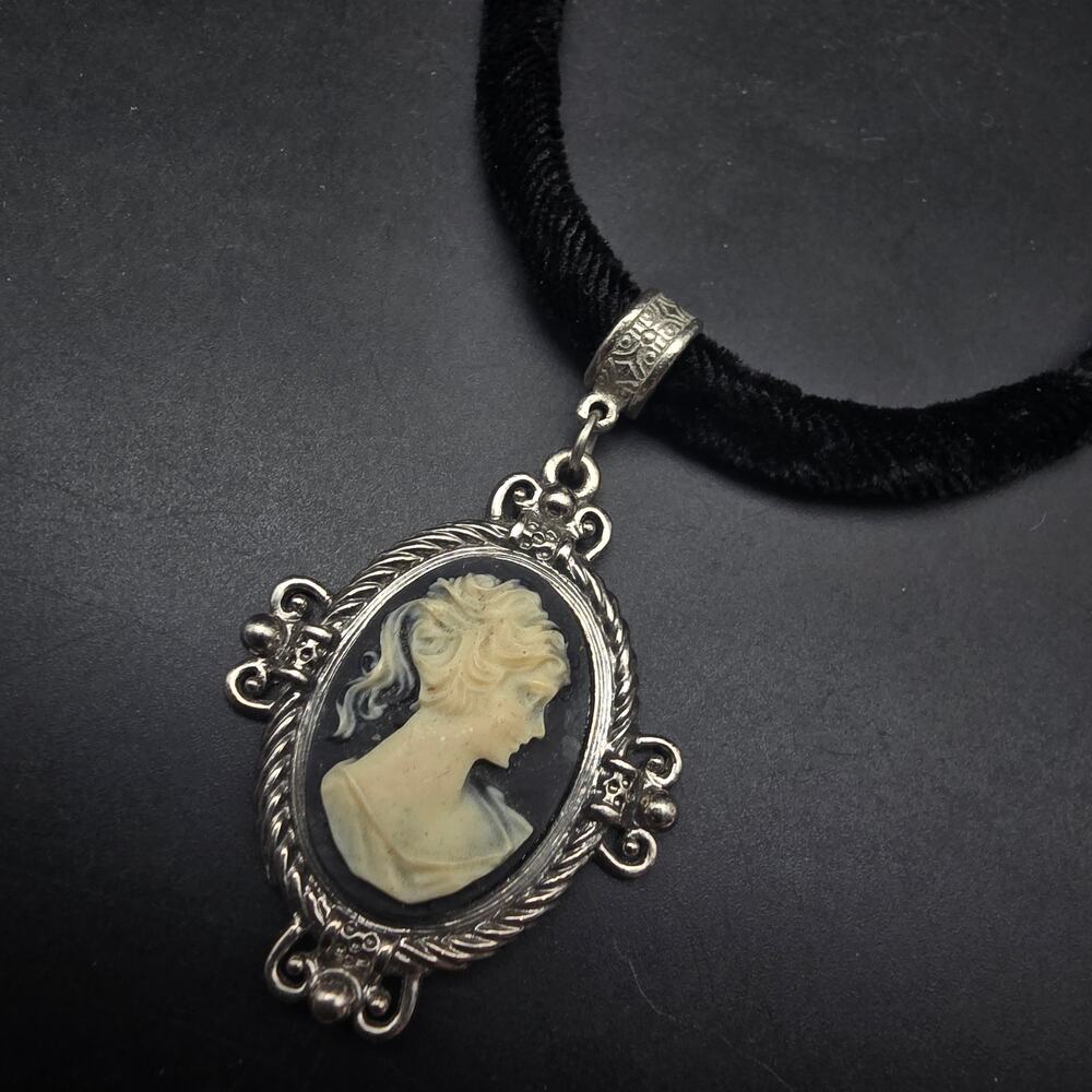 1928 Brand Cameo Choker Necklace Black Velour NOS With Tag